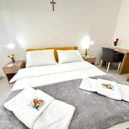 Casa Della Fiamma D'amore Di Maria 住宿加早餐酒店